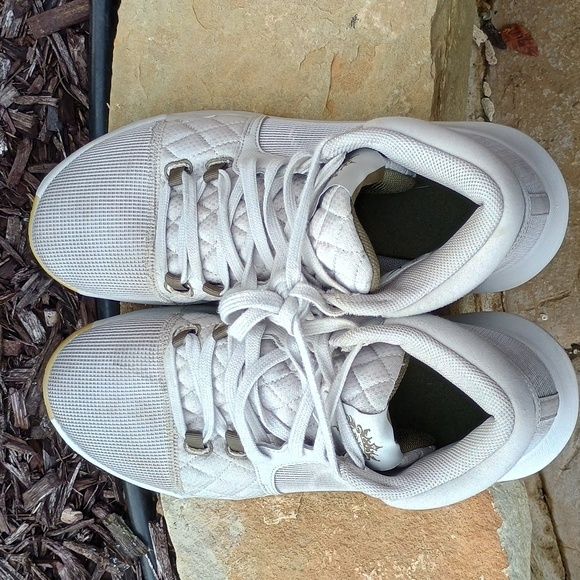 Nike Basketball Lebron Witness 8 Sneakers Excellent Condition Size 10 - Picture 6 of 8